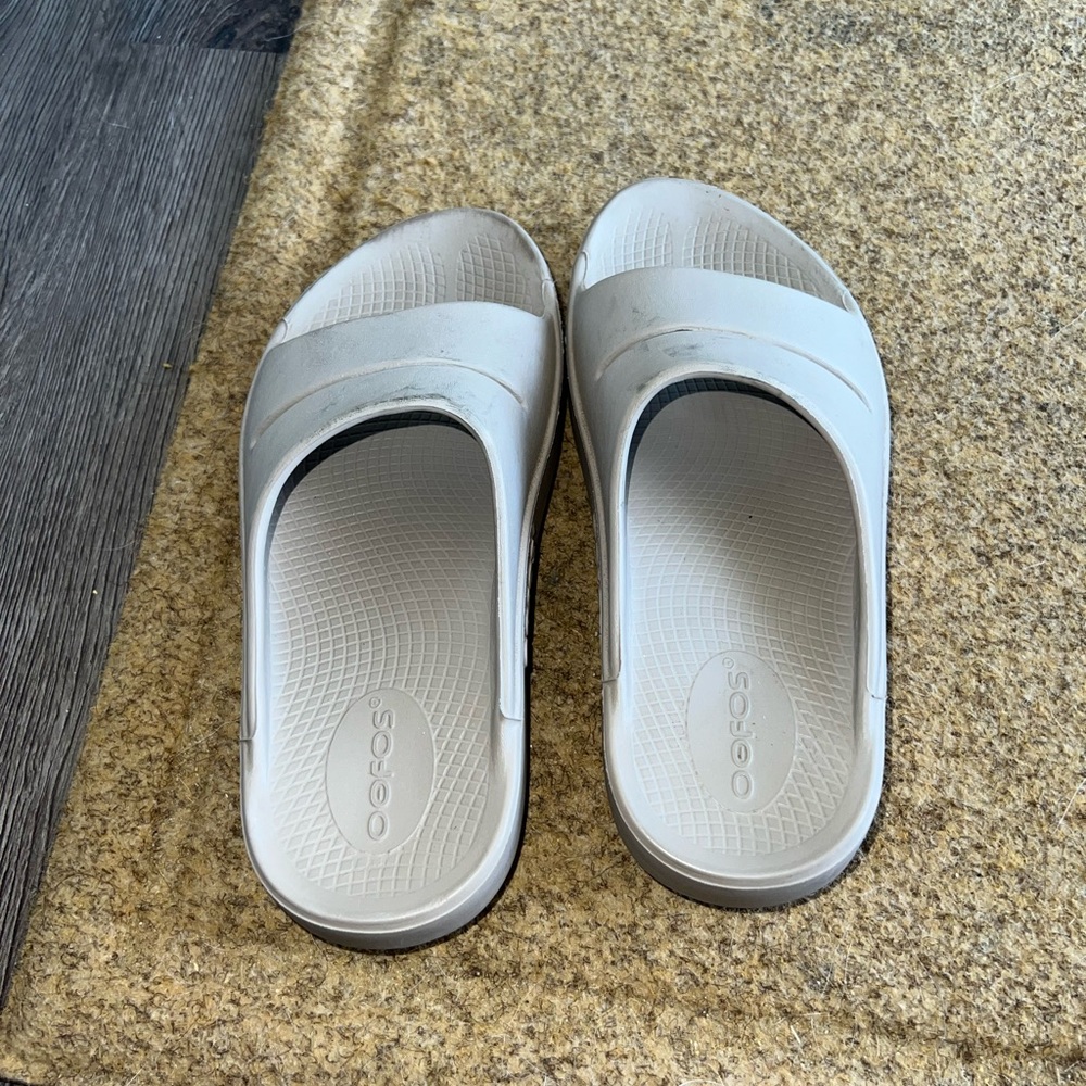 OOFOS Light Gray Slide Sandals - Picture 5 of 6
